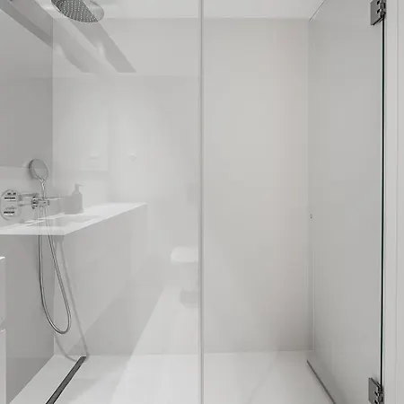 Apartamento Stylish Retreat In With Parking Porto