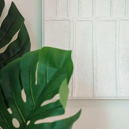 Apartamento Stylish Retreat In With Parking *