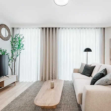 Apartamento Stylish Retreat In With Parking Porto