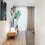 Stylish Retreat In With Parking Daire *