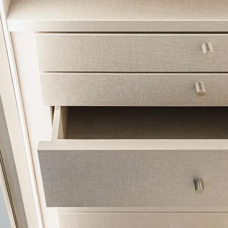 Apartament Stylish Retreat In With Parking