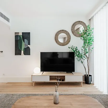Stylish Retreat In With Parking * Oporto