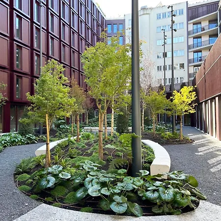 Stylish Retreat In With Parking Apartman