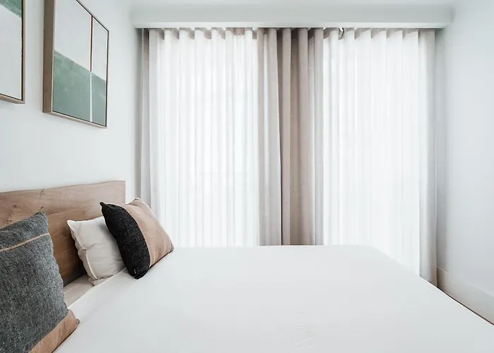 Stylish Retreat In With Parking Daire *