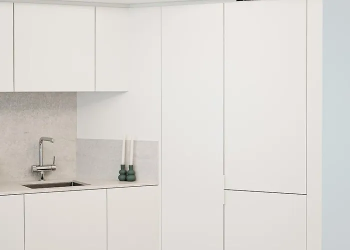 Stylish Retreat In With Parking Daire