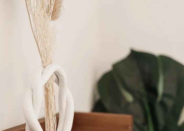 Daire Stylish Retreat In With Parking *