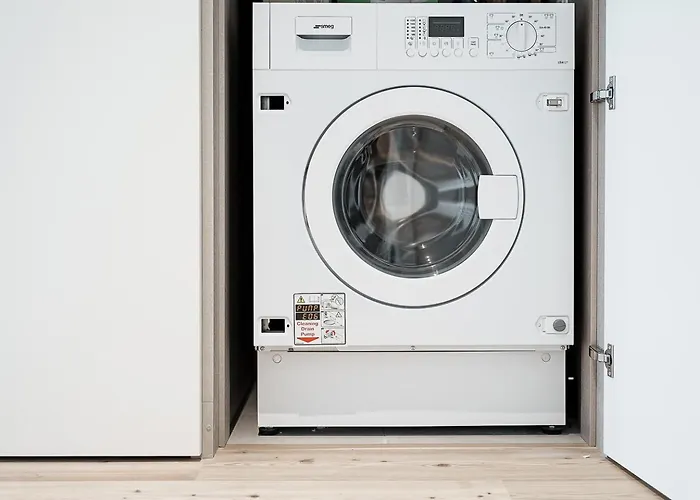 Stylish Retreat In With Parking