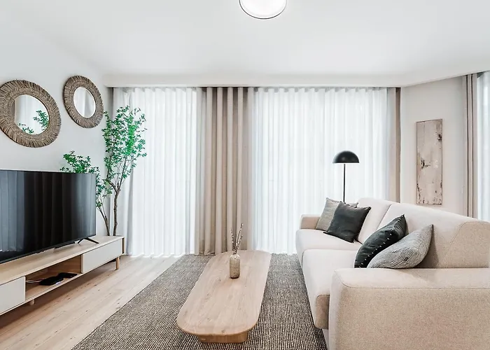 Apartman Stylish Retreat In With Parking Porto