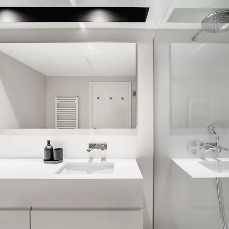 Stylish Retreat In With Parking * Oporto