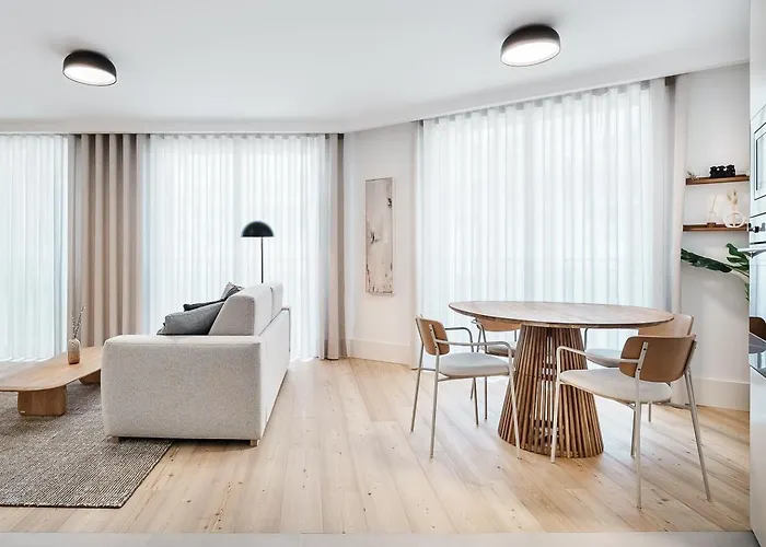 Stylish Retreat In With Parking Porto