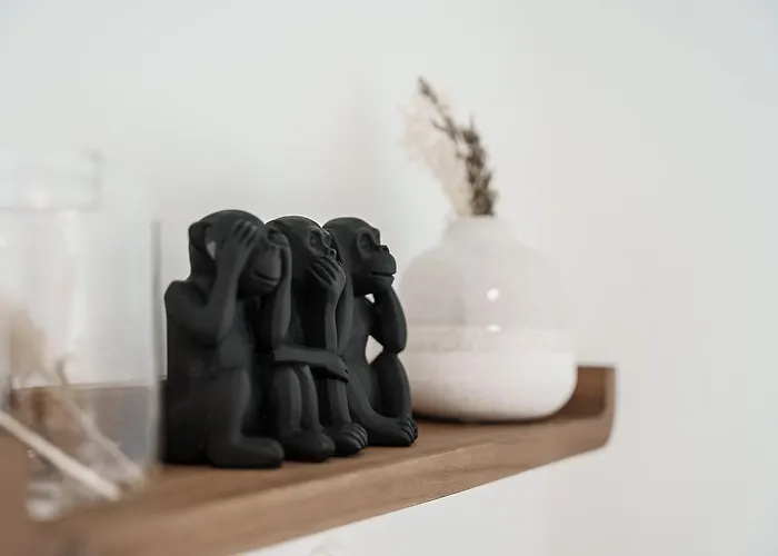 Stylish Retreat In With Parking