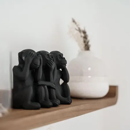 Stylish Retreat In With Parking